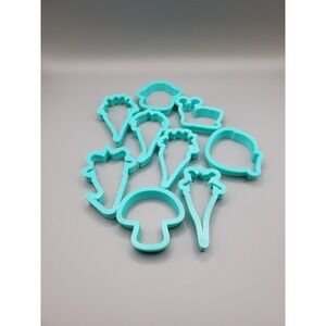 9 Pcs Vintage Plastic Various Shapes Cookie Cutters
